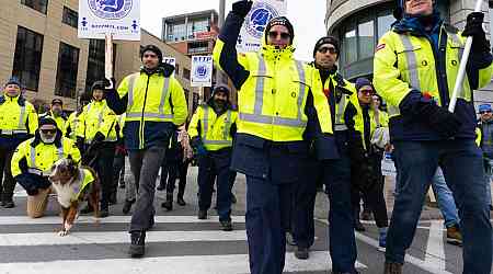 Canada Post temporarily laying off striking workers, union says