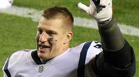 NFL's Gronk calls Apple his best-ever investment