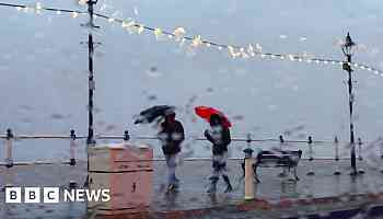 Thousands without power as Storm Darragh hits Wales