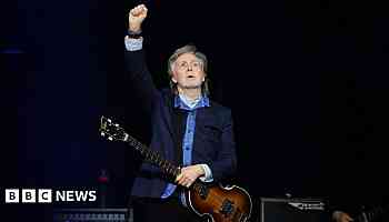 Ringo Starr makes surprise appearance at Paul McCartney show