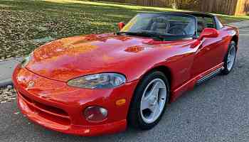 27k-Kilometer 1994 Dodge Viper RT/10