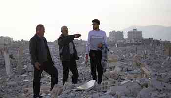 Syrians return to the homes they fled, only to find them levelled