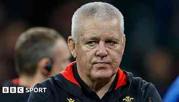 Warren Gatland: Wales coach to stay on for 2025 Six Nations