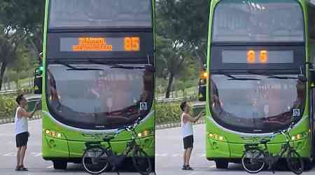 Cyclist blocks bus in the middle of Punggol road and confronts driver