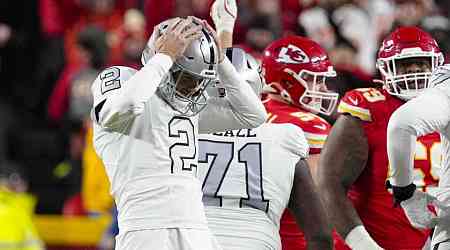 Chiefs escape with win after Raiders fumble away last-minute possession