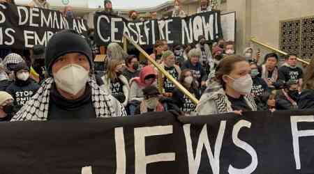 Antiwar protesters calling for Israeli embargo ousted from Ottawa building housing MPs' offices