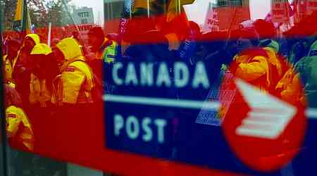 Canada Post strike nears three-week mark amid pressure for government intervention