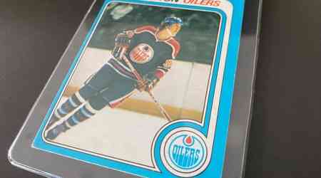 Sask. family's rare case of hockey cards from Gretzky's rookie year sells for $2.52 million US