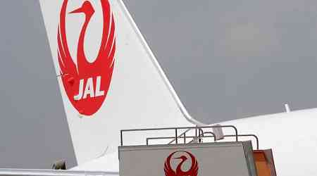 2 JAL pilots consume alcohol before flight, causing 3-hour delay