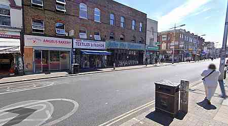 Rye Lane stabbing: Hunt for attacker after man, 62, knifed in neck at shop in Peckham