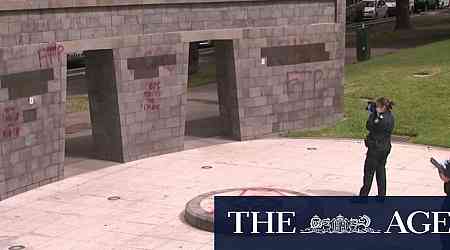 Vandals target police memorial site in Melbourne