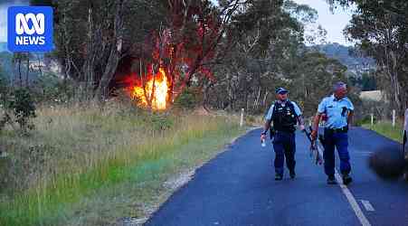 Car crashes into group of cyclists in Armidale, leaving one dead and others injured