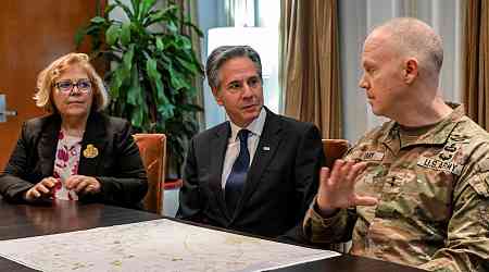 Blinken meets Iraq PM to discuss Syria future, fight against ISIL