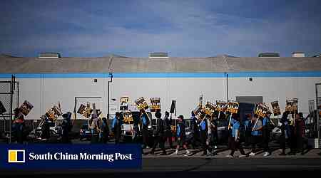 Thousands of US Amazon staff strike days before Christmas