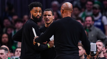  Joe Mazzulla goes after refs, Jaylen Brown calls 'bulls---' after Celtics get two techs in loss to Bulls 