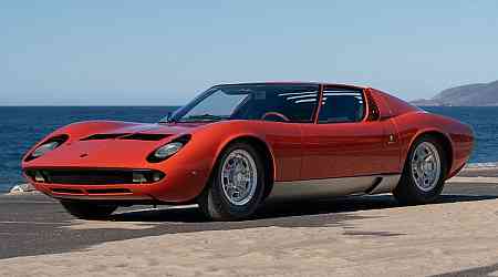 Award-Winning Lamborghini Miura P400 Surfaces for Auction