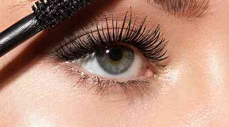  How to Get Bold Lashes for Christmas and NYE 