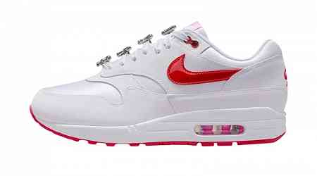 Nike Fits the Air Max 1 "Valentine's Day" With Enlarged Lace Dubraes