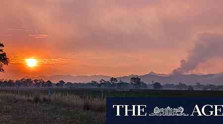 Firefighters warn Victorians about travelling over Christmas as they brace for hot, dry weather