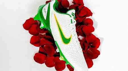 University of Oregon Football Team Receives Nike Kobe 6 PEs