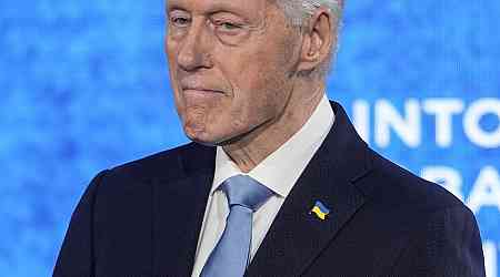  Former President Bill Clinton Hospitalized After Developing Fever 