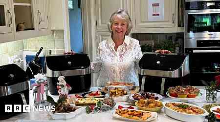 Kent: 'I cook my Christmas dinner in five air fryers'