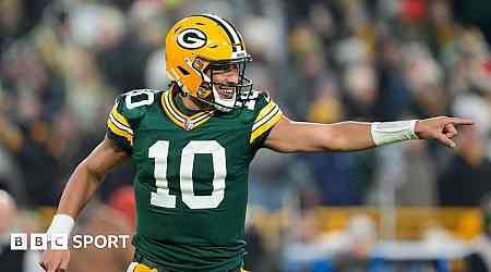 NFL: Green Bay Packers rout New Orelans Saints to secure play-off spot