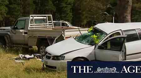 Police plea after three killed on South Australia's roads