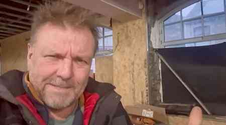 Homes Under The Hammer presenter Martin Roberts says he's 'suffering' in New Year plea 