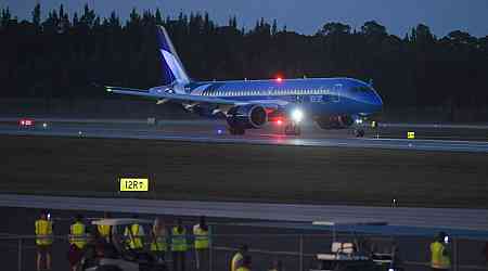 Where does Breeze Airways fly from Vero Beach Regional Airport in 2025?