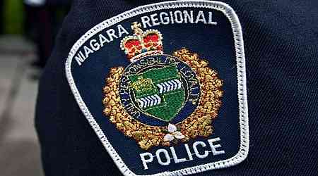 Father stabbed while daughter was in the back seat, teen arrested: Niagara police