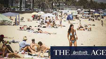 Expected weekend heatwave prompts health and fire warnings