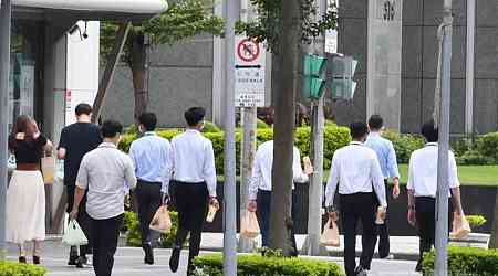 Taiwan's employers to give 1.39 months of wage as year-end bonuses: Poll