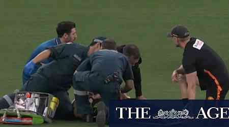 Aussie cricketers left with concussion after head clash