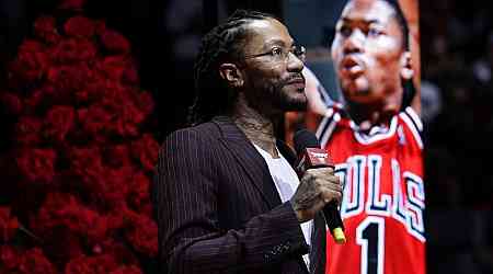  Bulls honor Derrick Rose in emotional halftime ceremony: 'Thank you, Chicago, for forcing me to be great' 