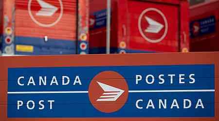 'It keeps you up at night': Effects of postal strike linger into 2025, business owners say