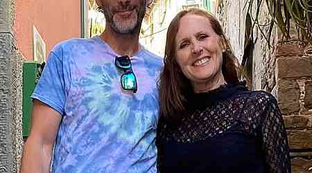  Jeff Baena Mourned by Molly Shannon and More Stars After His Death 