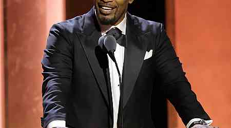  Golden Globes 2025: How Jamie Foxx's Daughters Kept Him Alive 