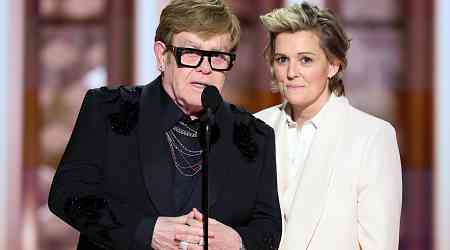 Elton John jokes about eye condition at Golden Globes 2025