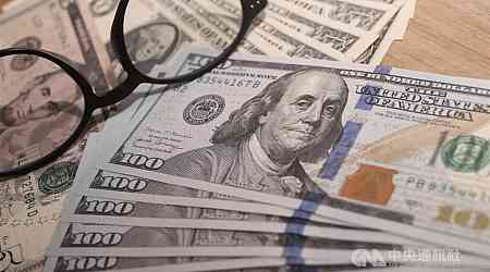 U.S. dollar closes lower on Taipei forex market