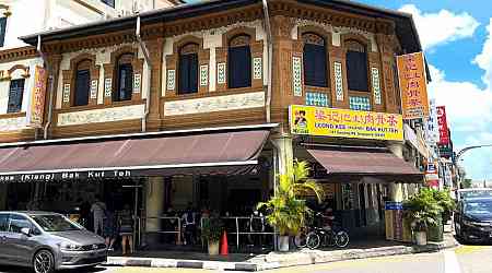 Bak kut teh eatery suspended on same day it receives award