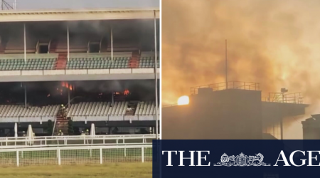 Fire breaks out at Caulfield Racecourse grandstand