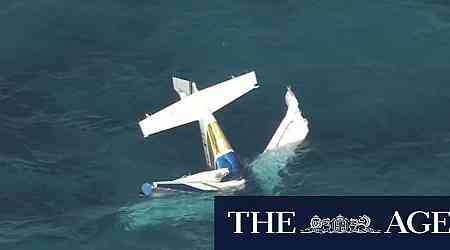 Sea plane plunges into waters off WA