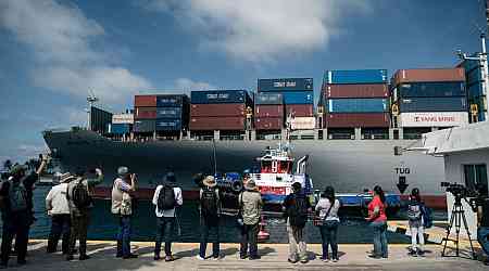 US Trade Deficit Widens on Largest Jump in Imports Since 2022