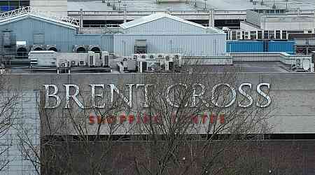 Five teenage boys charged after '50 phones' stolen from Brent Cross Apple Store