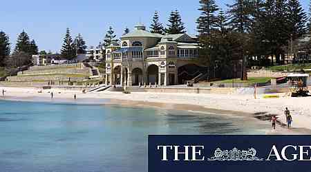 Cottesloe Beach closed as shark stuck inside barrier