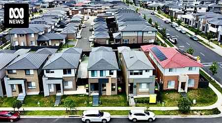 Australian home prices tipped to keep falling in early 2025