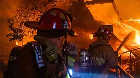  Pacific Palisades Fire: LAFD Helps Save Treasured Belongings 