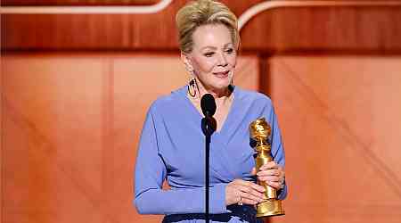 Jean Smart pushes TV networks not to air Hollywood award shows, donate the money to fire relief instead