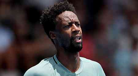 Monfils advances to final at Auckland at age 38